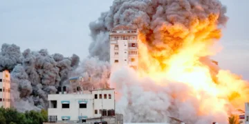 تصاعد الهجمات الجوية الإسرائيلية على قطاع غزة وارتفاع عدد الشهداء